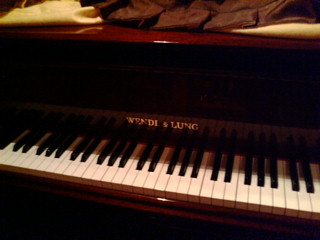 ピアノさんです